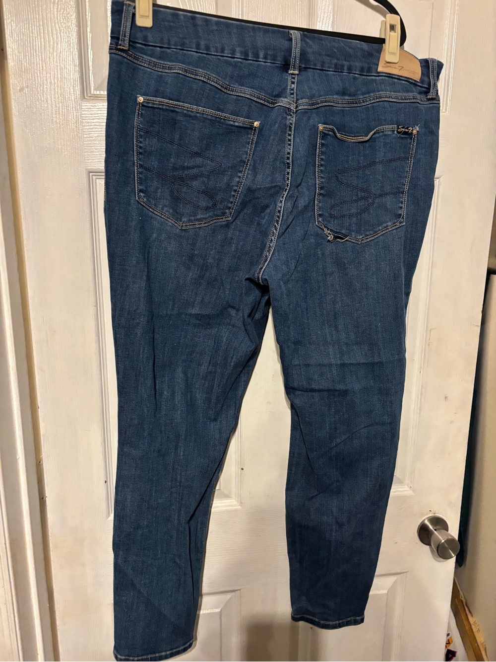 Seven7 Women's Indigo Skinny Jeans - Picture 3 of 4